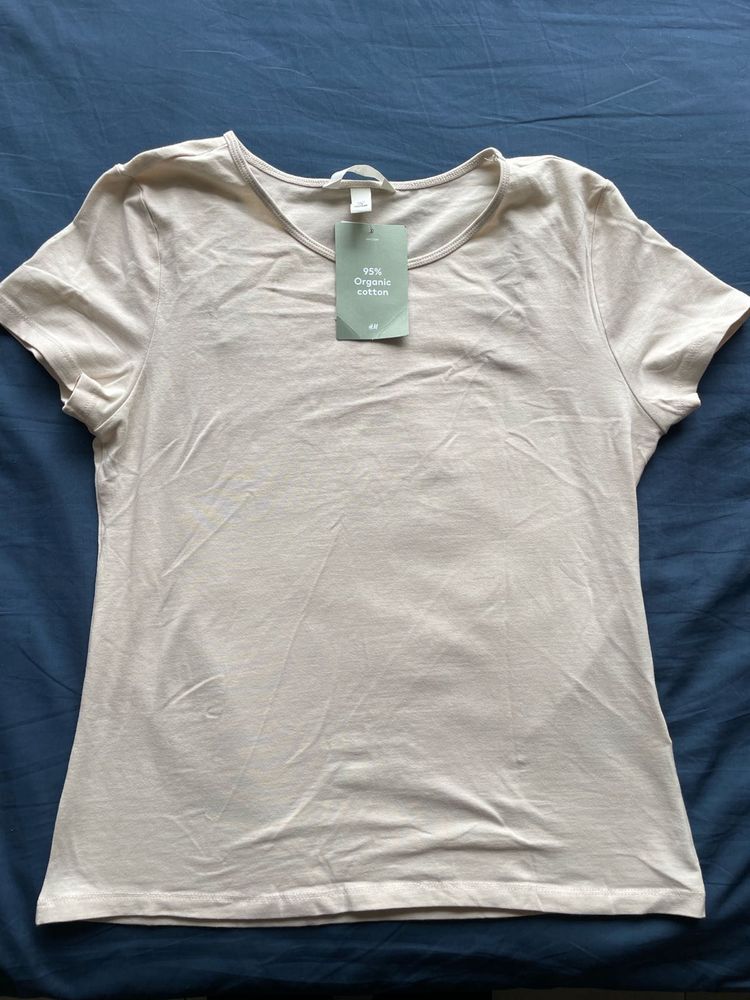 H&amp;M Organic Cotton T-Shirt – Size L