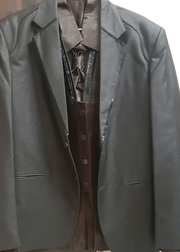 Swayamvar 4 pcs suit set fr mens