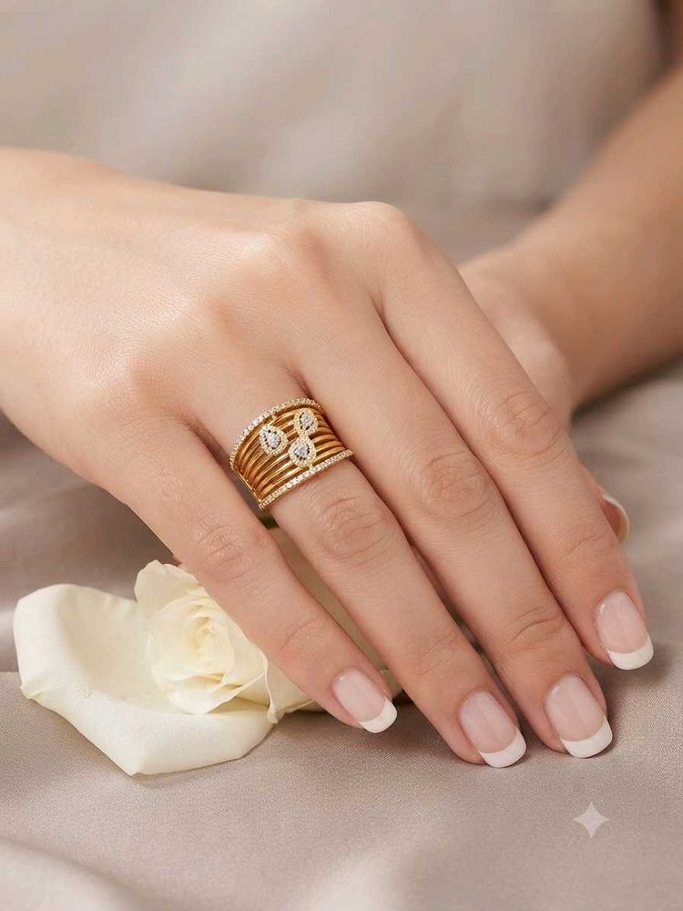 Sparkling Gold Band Ring with Diamonds
