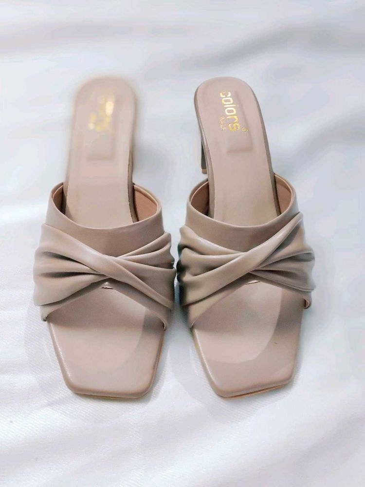 Tokyo Talkies heels  (Totally New)