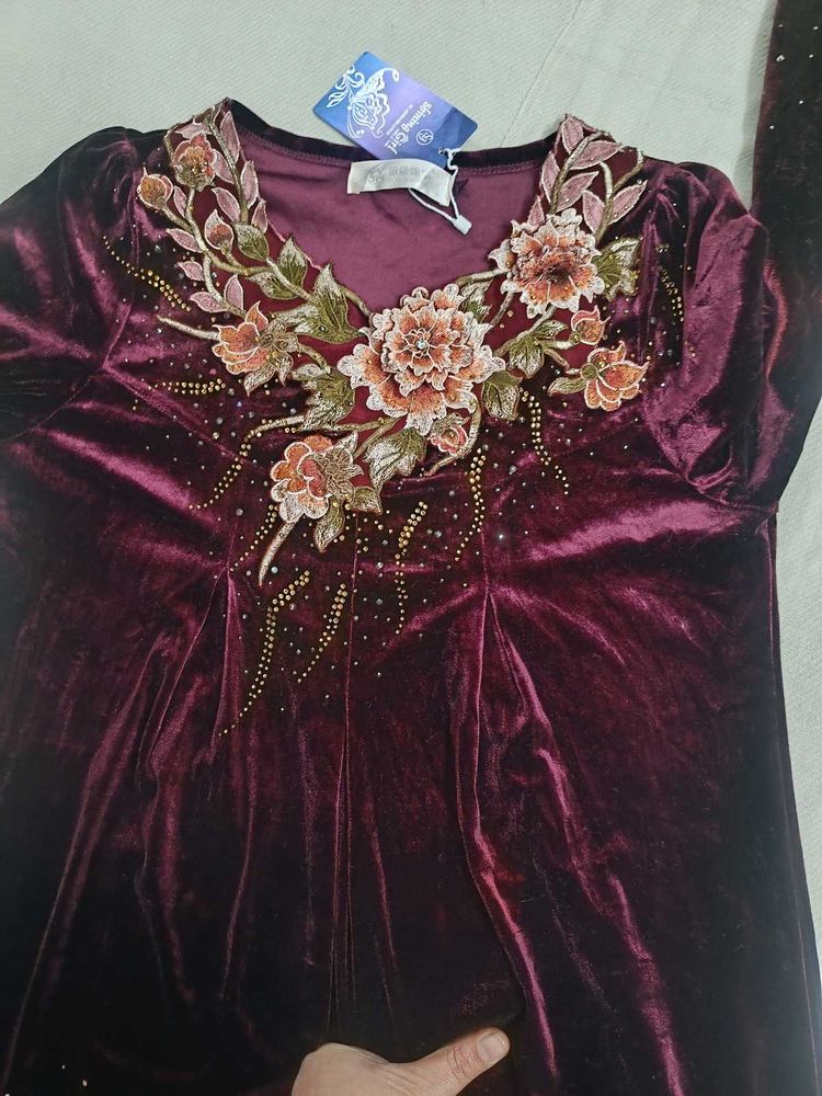 Elegant Velvet Embroidered Kurta