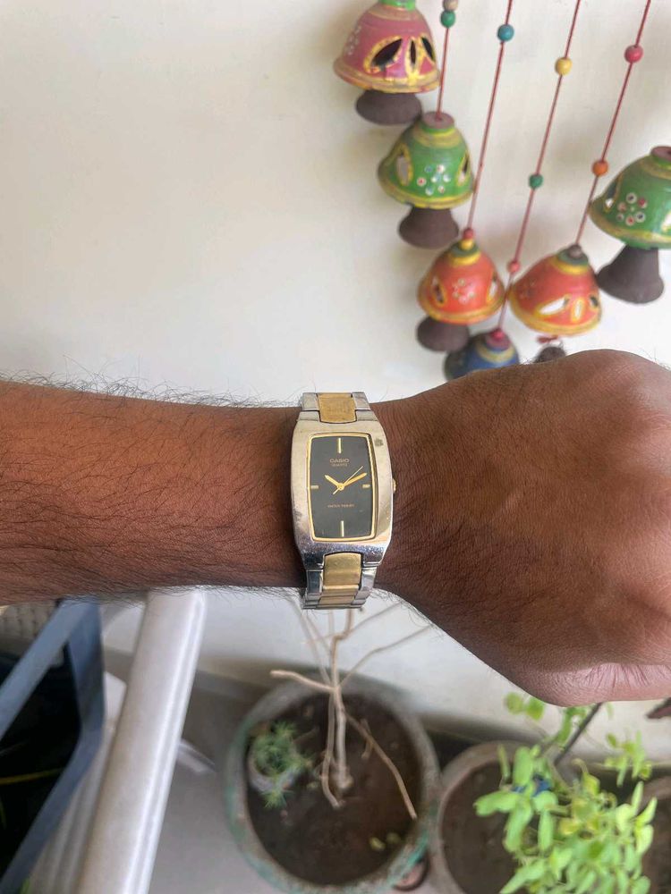 Stylish Two-Tone Analog Watch