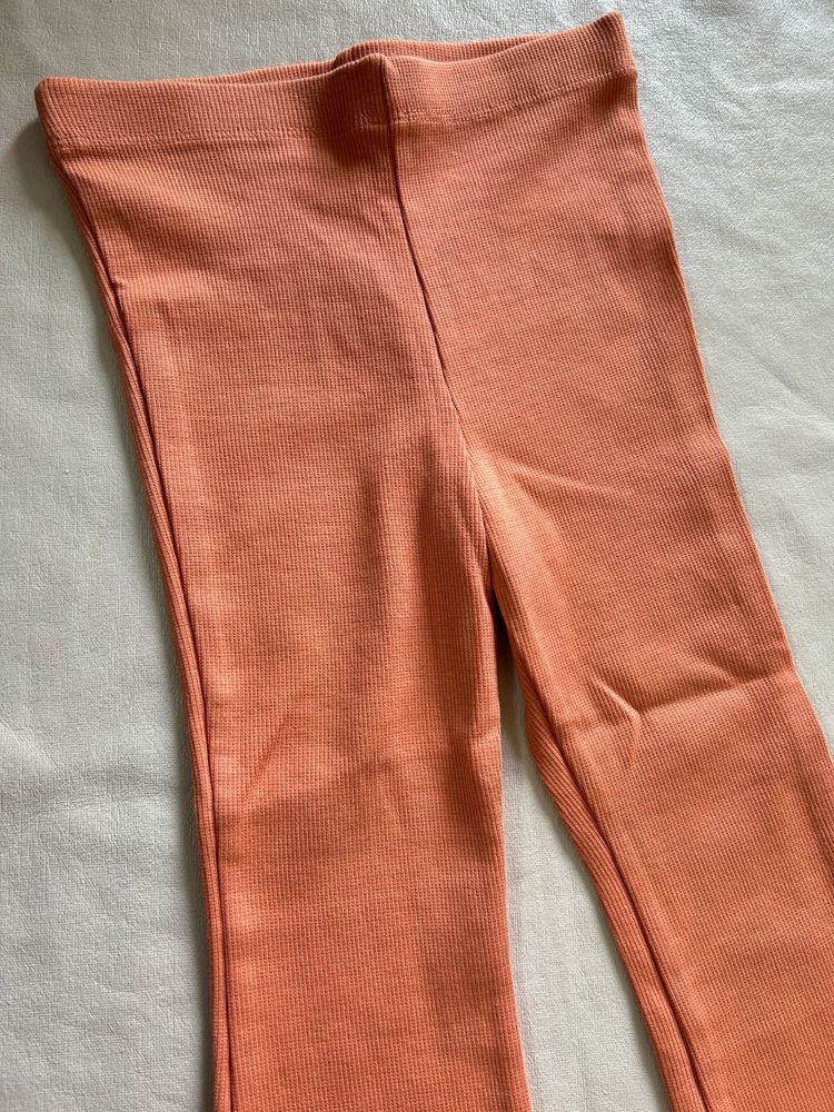Ribbed Peach Leggings