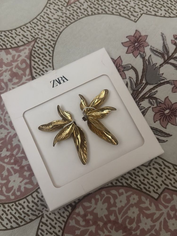 Zara Gold Leaf Earrings