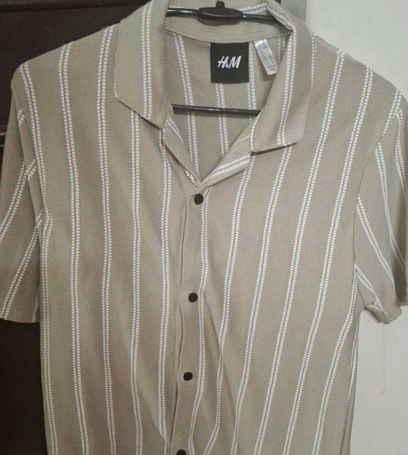 H&amp;M Striped Short Sleeve Shirt
