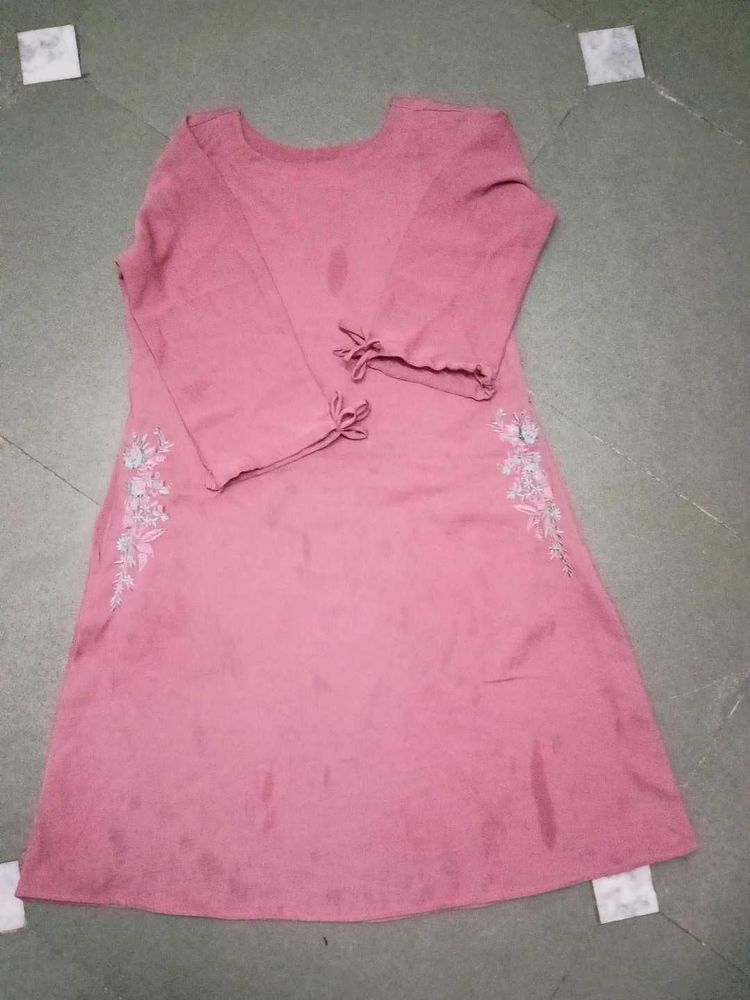 Elegant Pink Embroidered Kurta