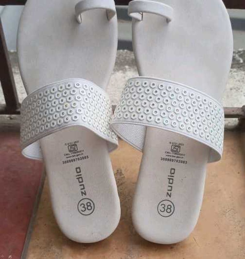Zudio Flat Slipper/ Once Used.