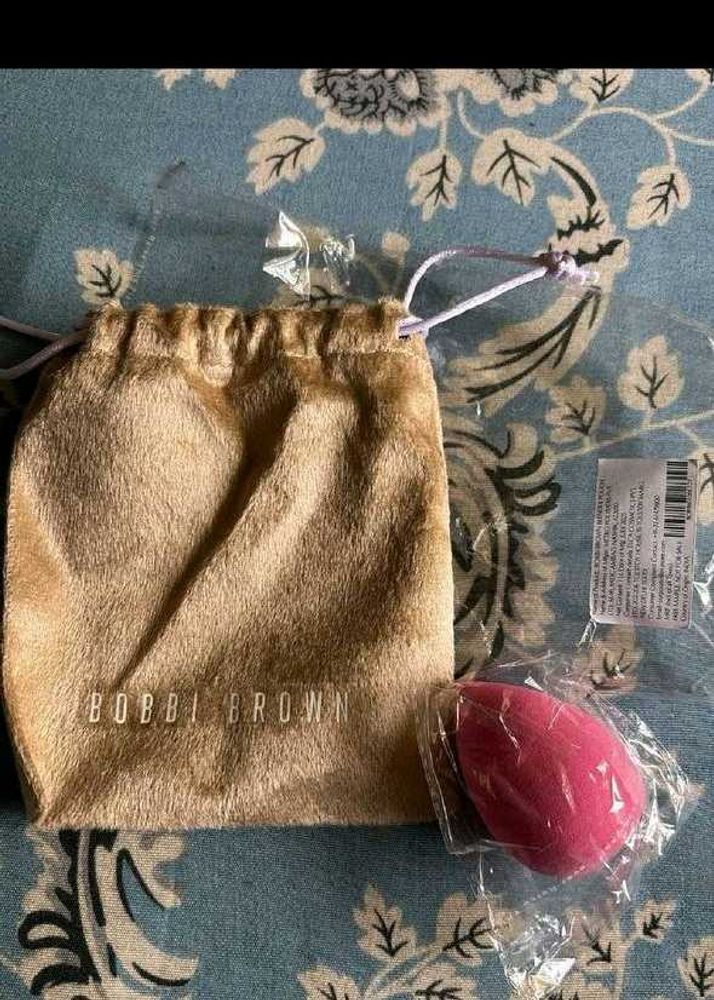 Bobbi Brown Makeup Sponge &amp; Pouch