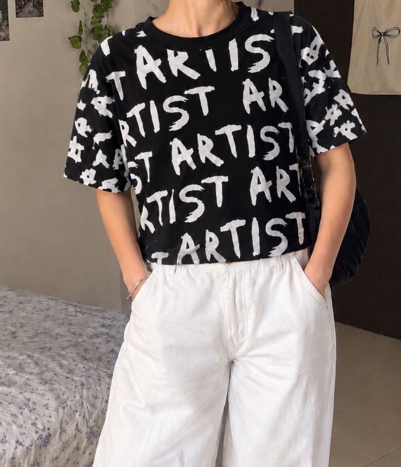 Trendy Black &amp; White "ARTIST" Printed Stretchy Cro