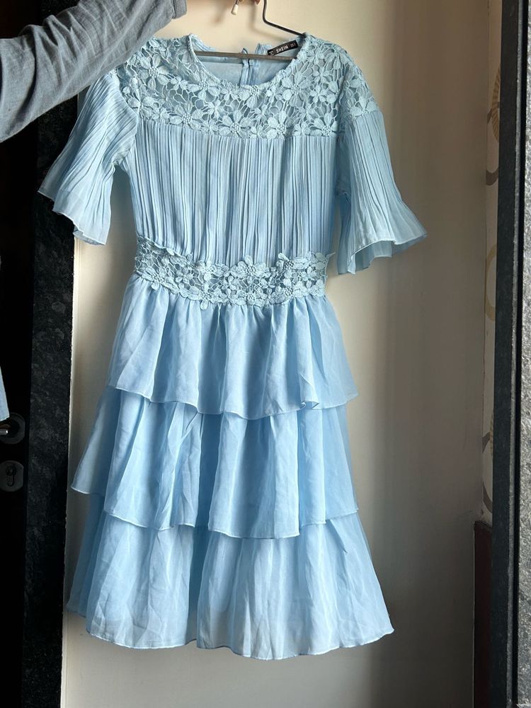 blue dress