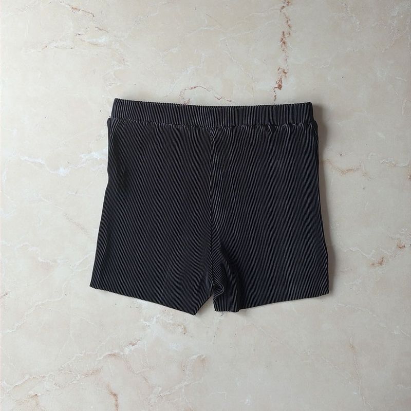 Pleated Black Shorts