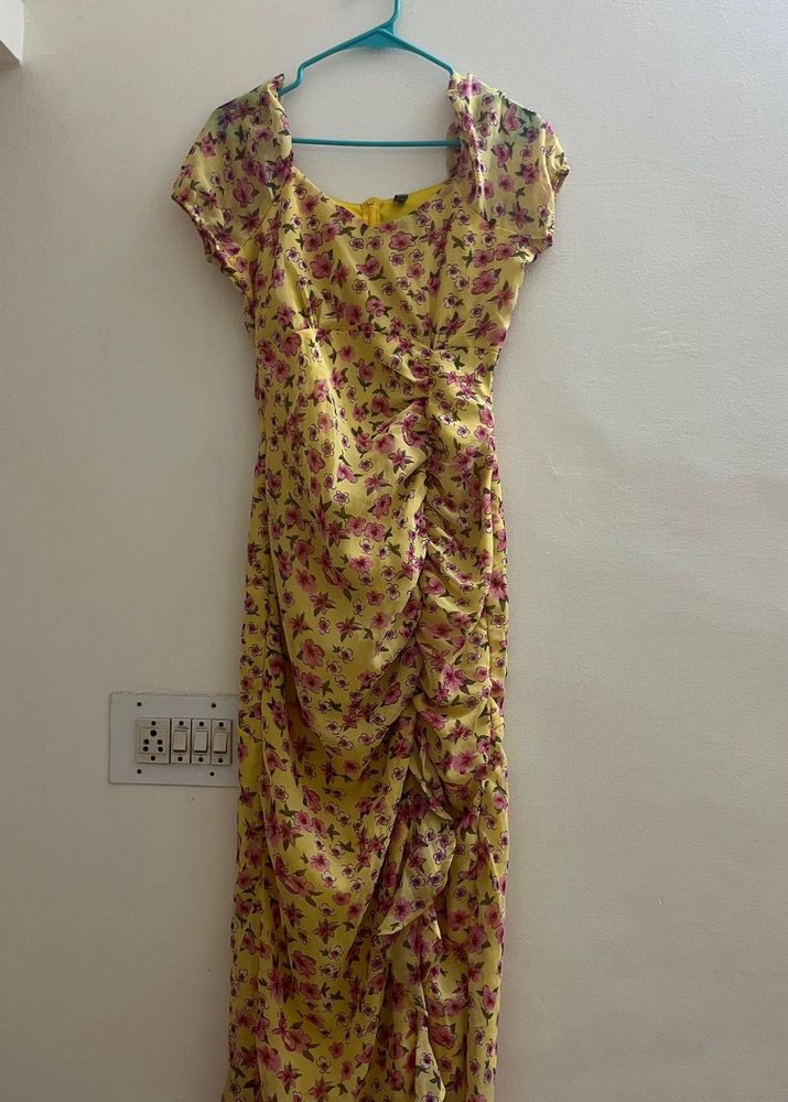 Chic Floral Ruched Midi Dress