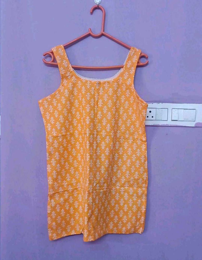 Sleeveless Printed Short Kurta