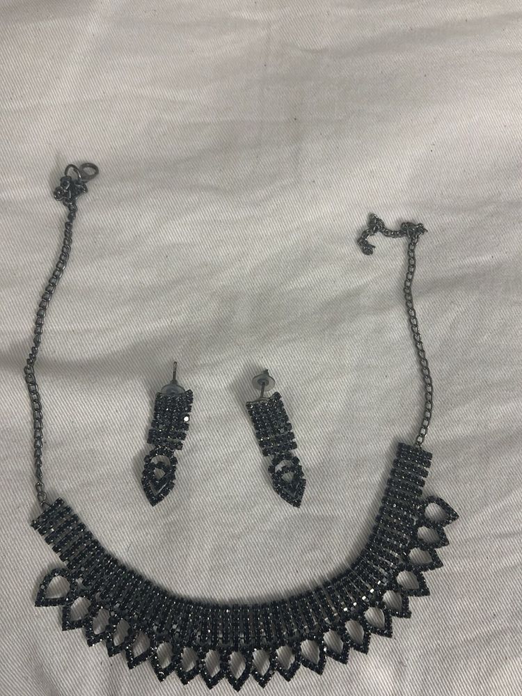 Sparkling Black Stone Necklace