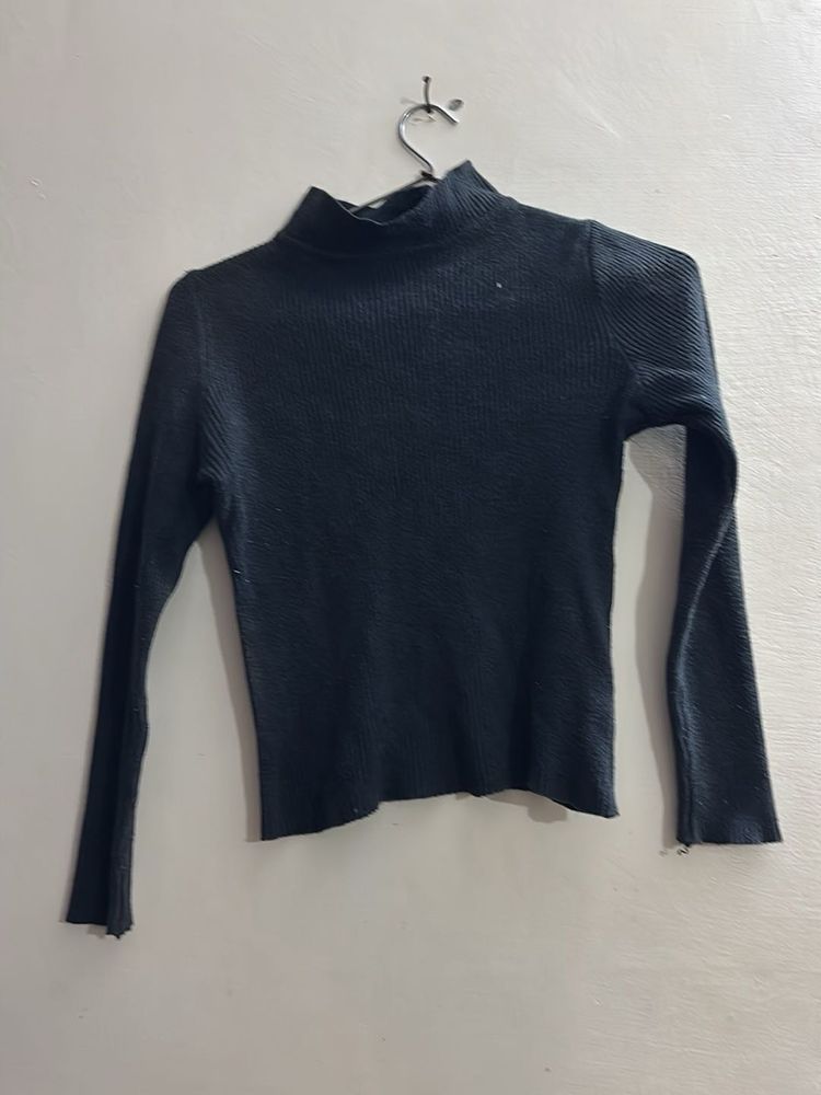 crop black high neck warm