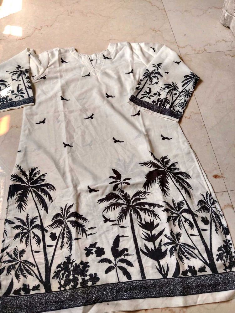 Chic White &amp; Black Palm Tree Kurta Set