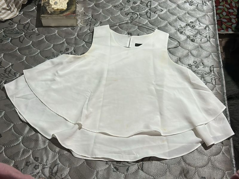 Chic White Layered Sleeveless Top