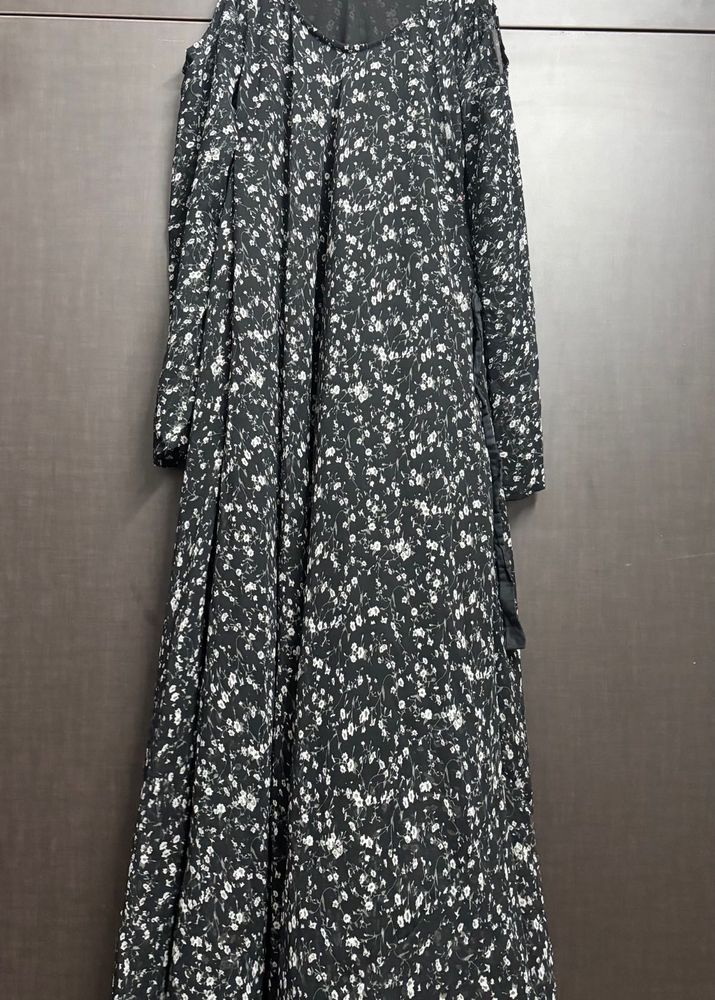 Chic Black Floral Maxi Dress