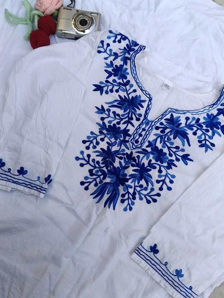 White Embroidered Kurta Tunic