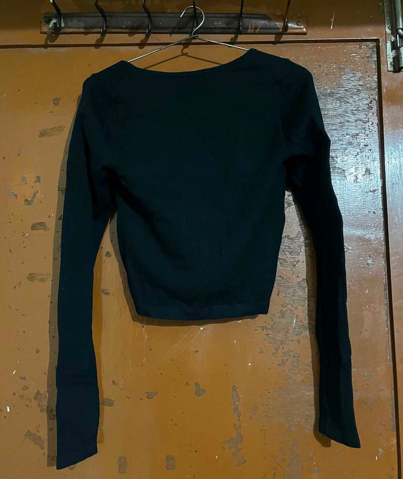 Black Long Sleeve Cropped Top