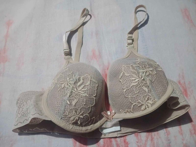 Lace Detail Padded Bra