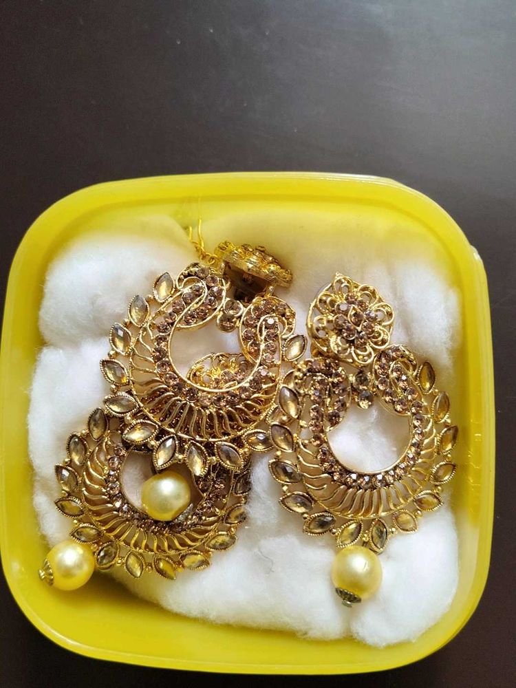 Earrings With Maangtika