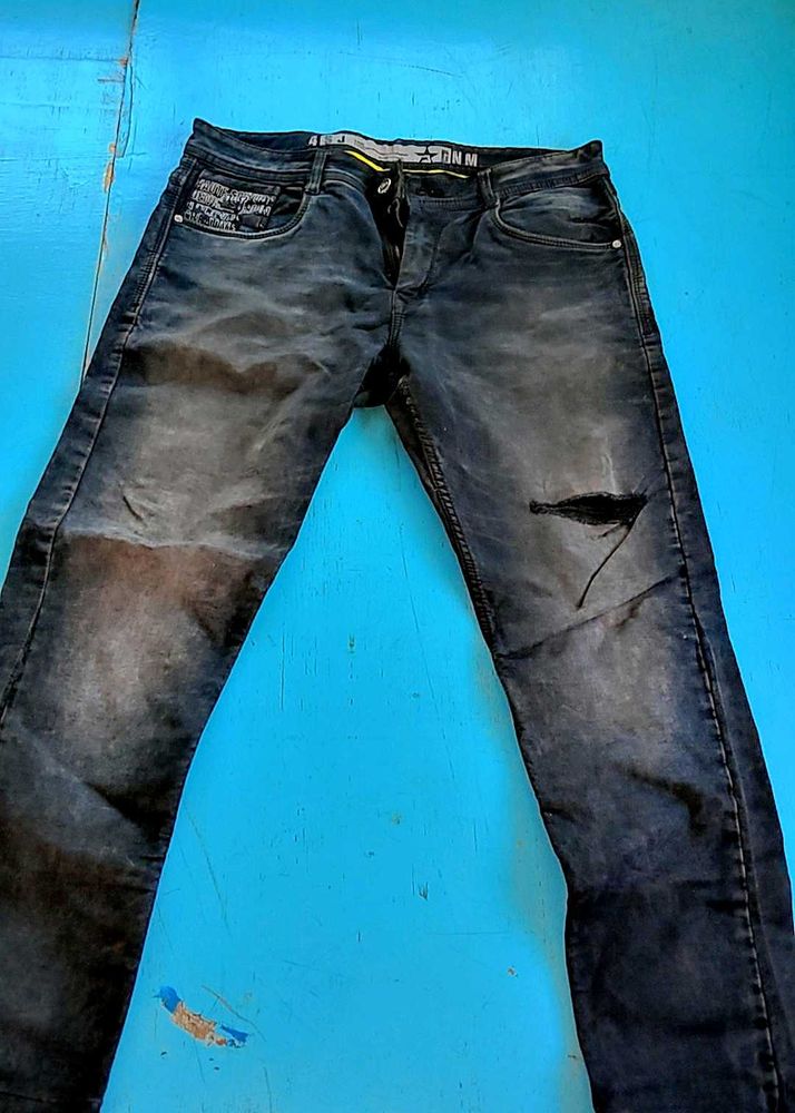 Men's Distressed Blue Denim Jeans
