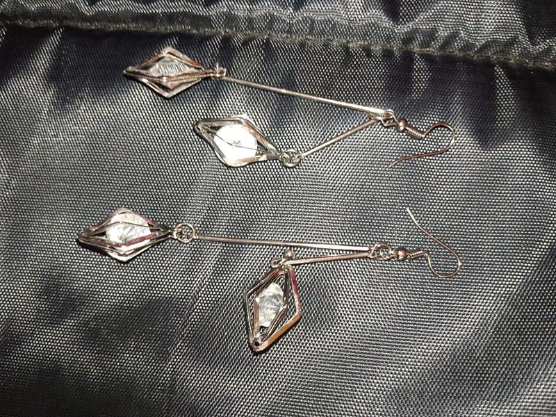 Elegant Diamond Shaped Drop Earrings