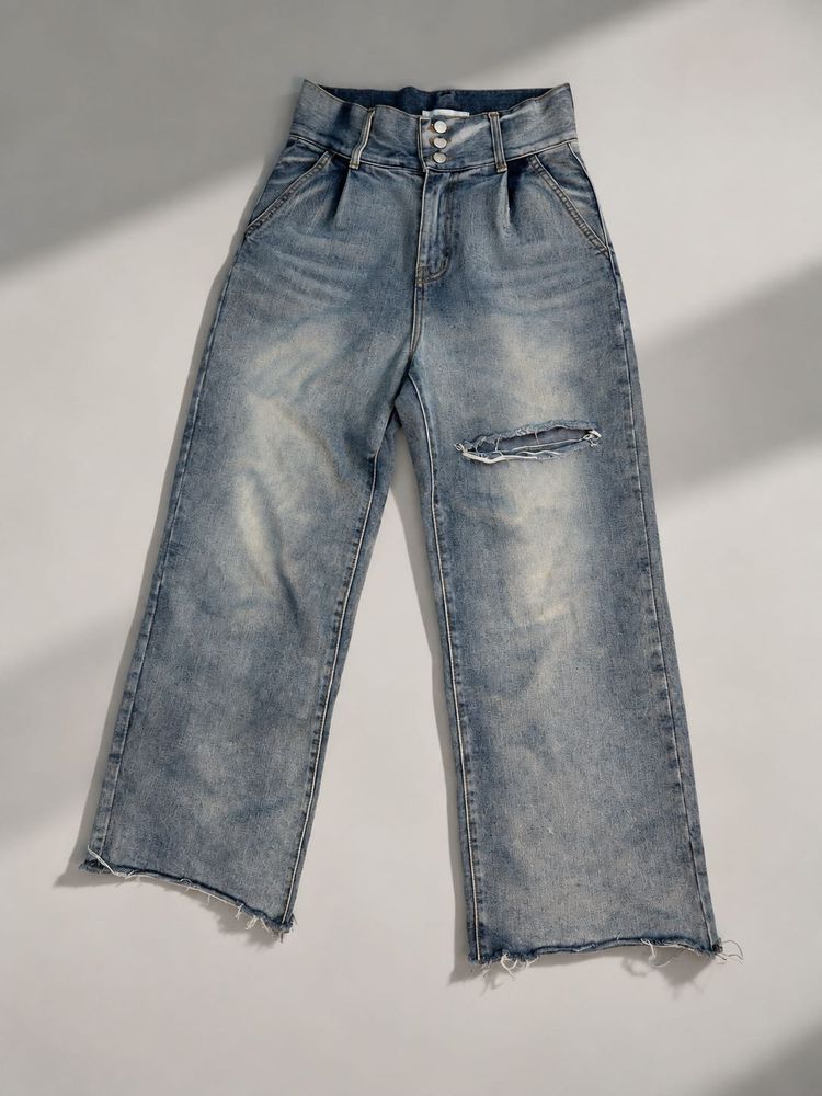 Light Wash Ripped Wide Leg Jeans