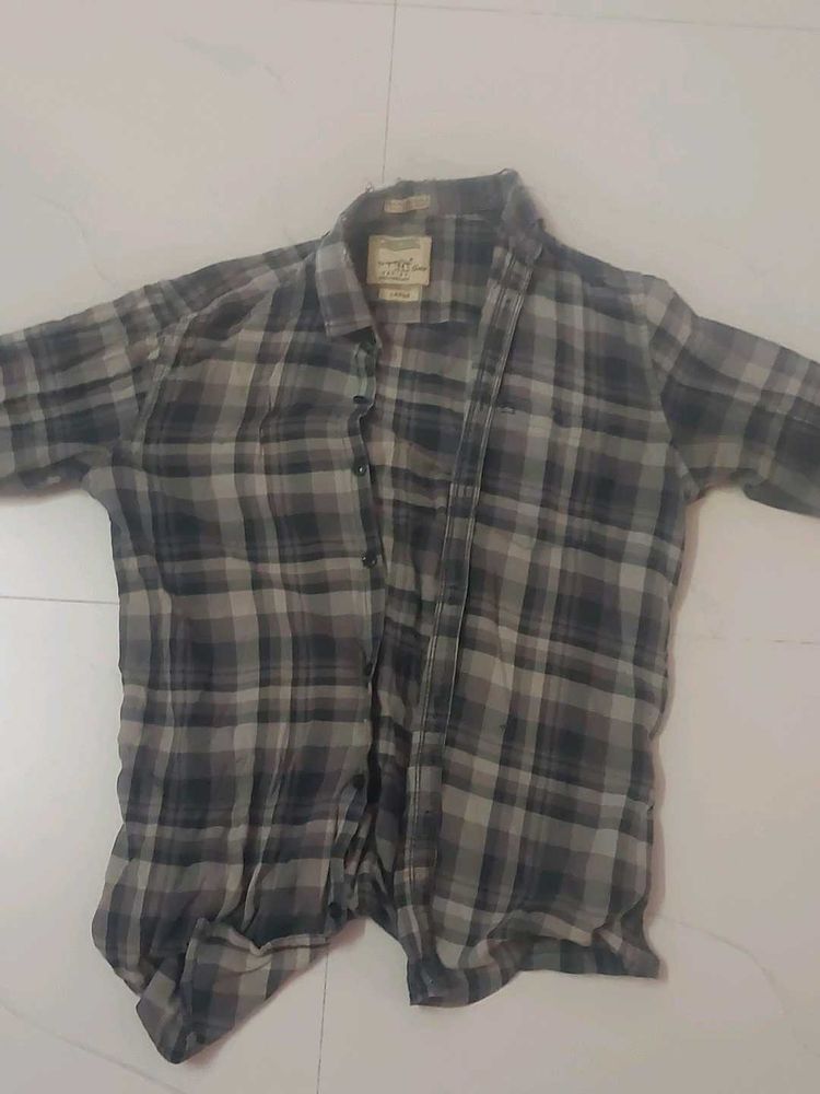 Men's Plaid Button-Down Shirt