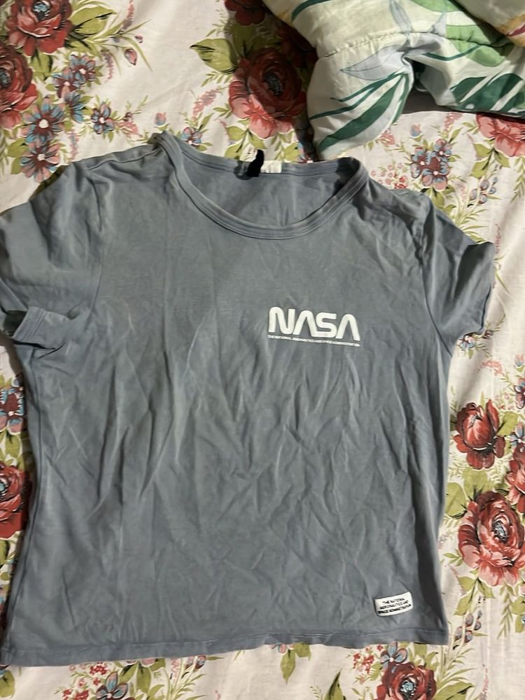 H&amp;M NASA Graphic T-Shirt- L size