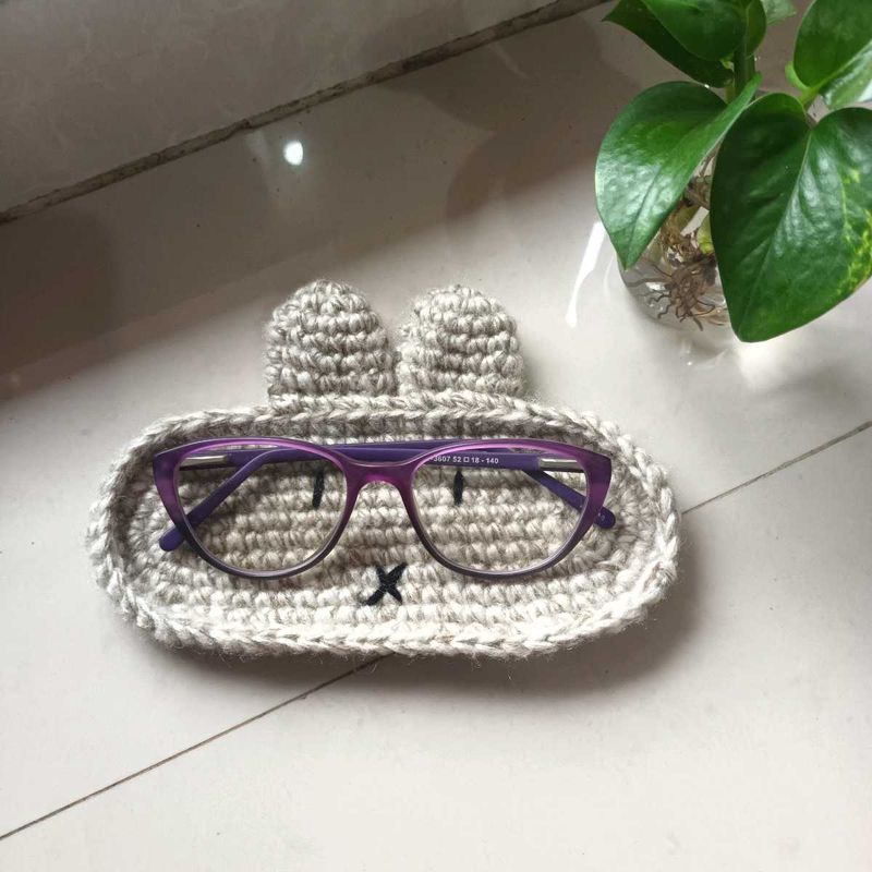 Crochet miffy Glasses holder