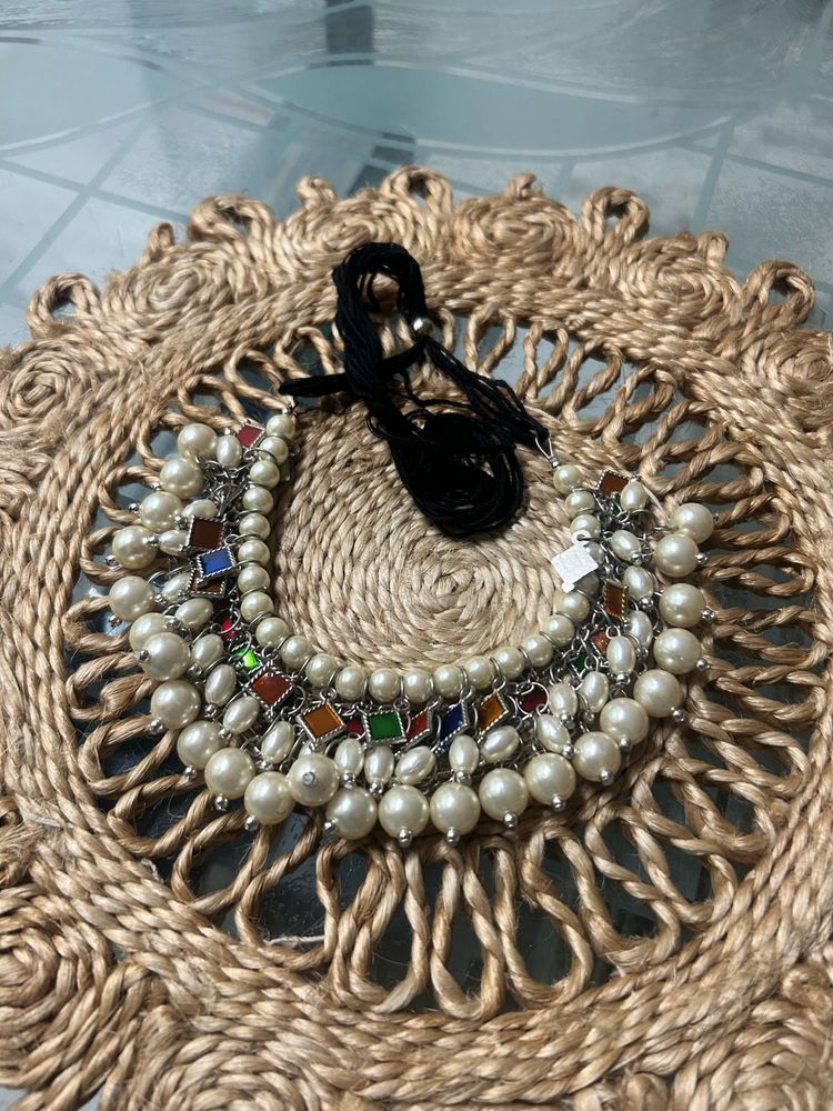 Stunning Pearl Necklace with Colorful Accents