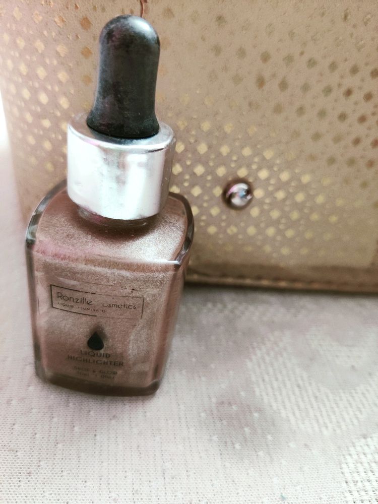 Ronzille cosmetics LIQUID ILLUMINATOR