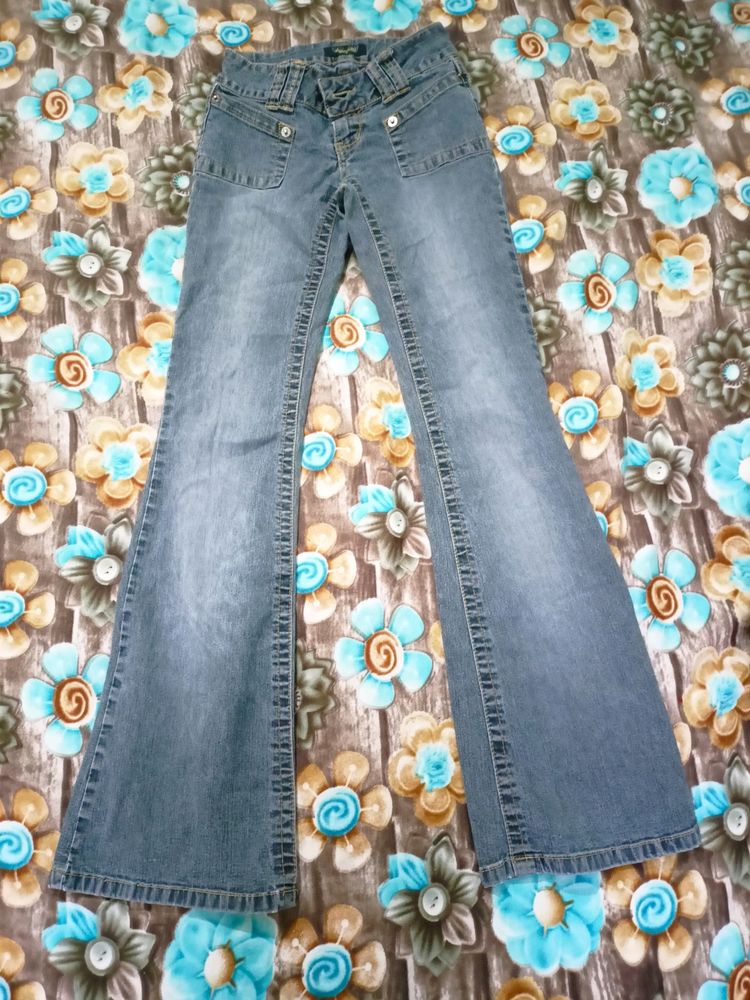 Bell Bottom Jeans With Unique Pocket For Girls 😍👖