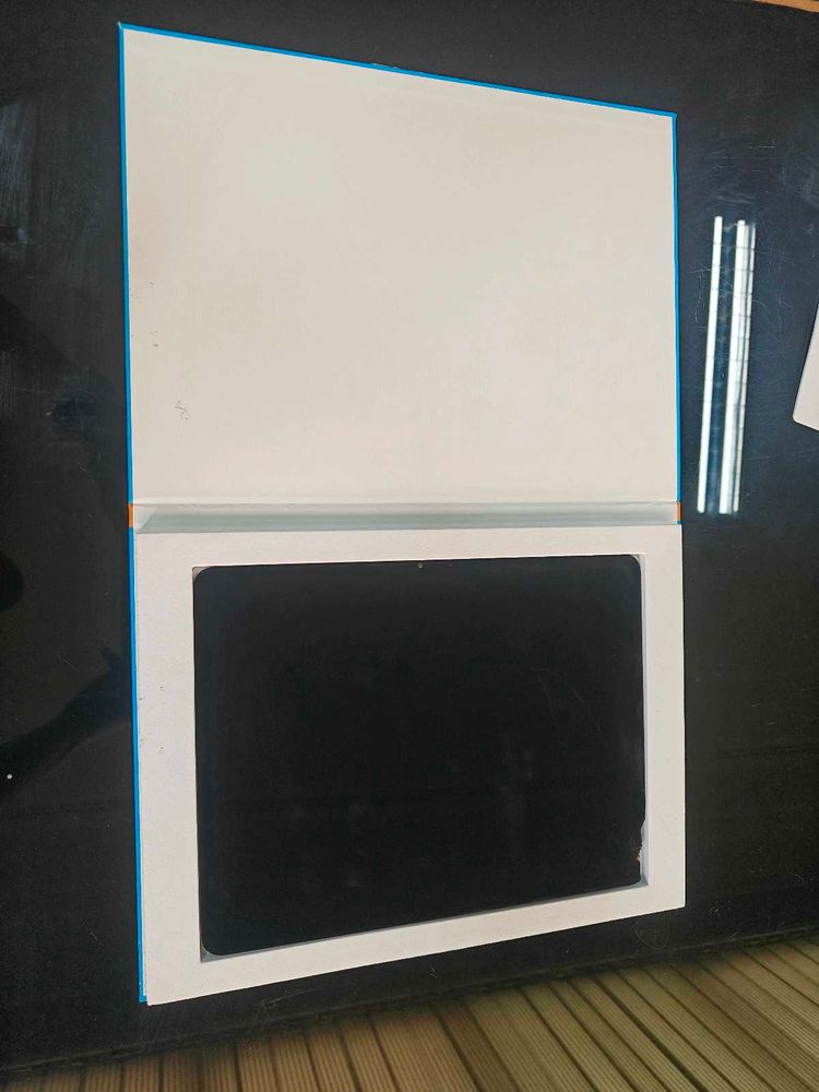 Apple Ipad Air 6 Damaged Screen
