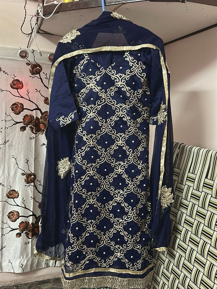 Elegant Navy Blue Embroidered Kurta Set