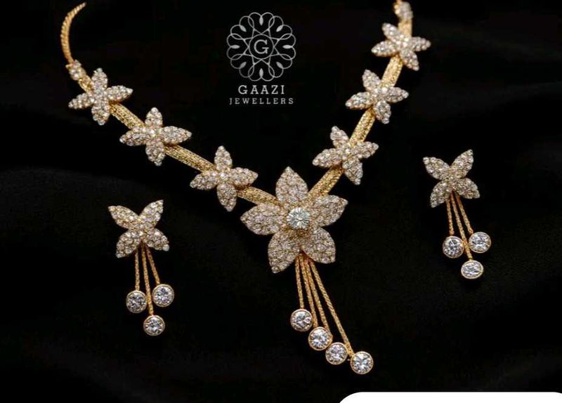 Floral Necklace &amp; Earring Set