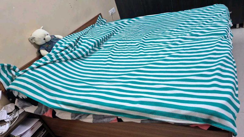 Quilt/ blanket cover