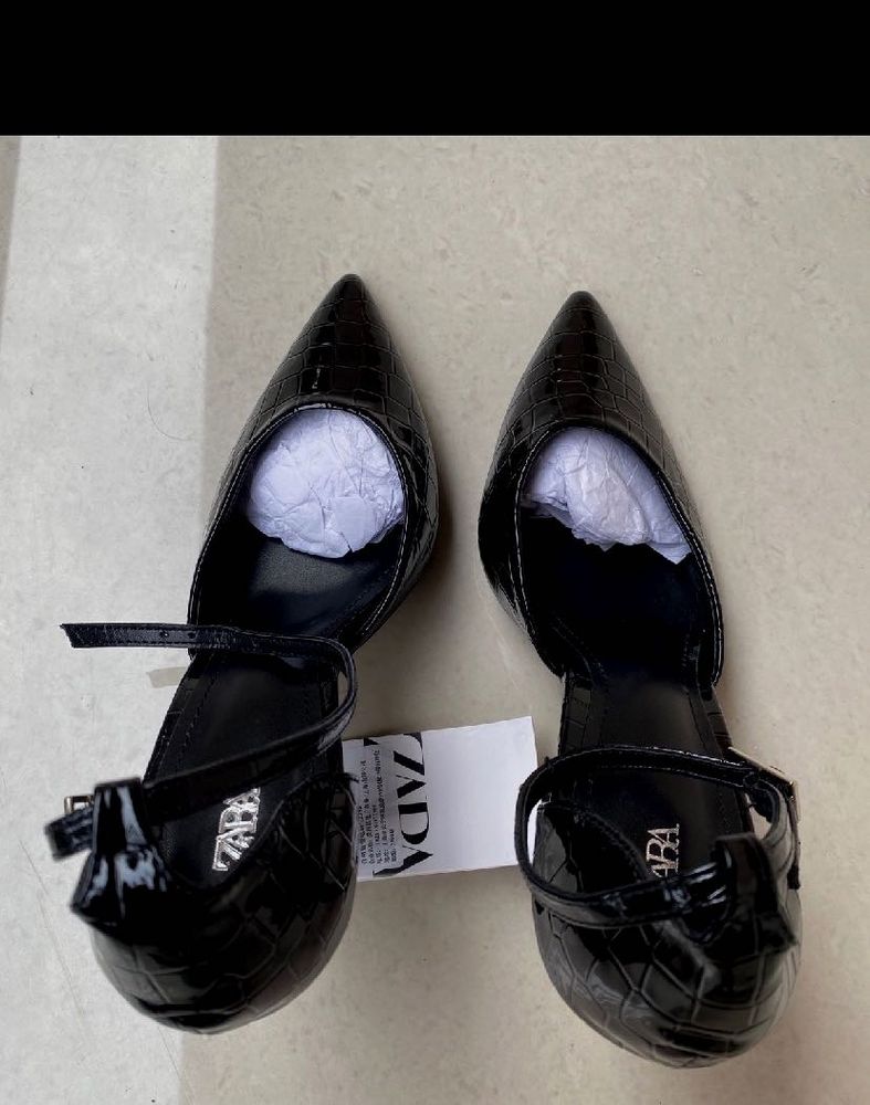 🖤 Zara Heeled Shoes with AnkleStrap