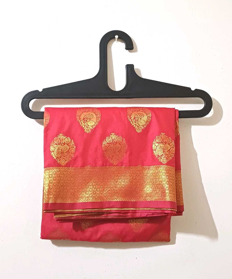 🆕️ Red &amp; Golden Jari Saree