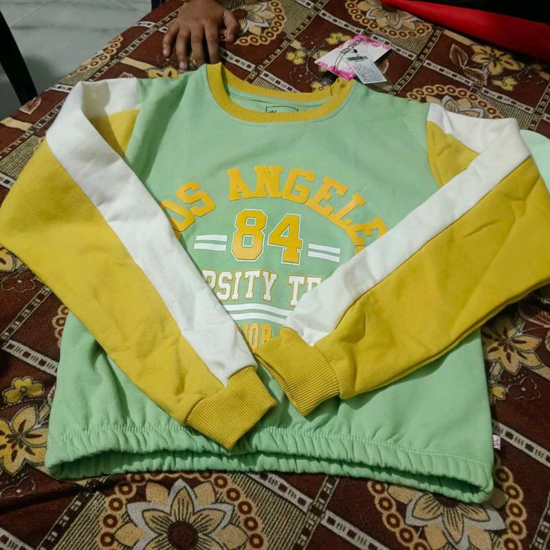 Sweatshirt For Girls Tag Is Not Available