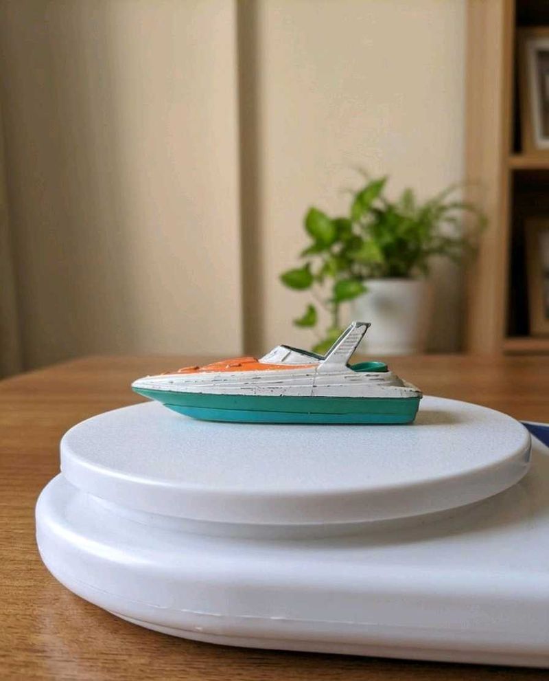 Retro Toy Speedboat / Scale Model