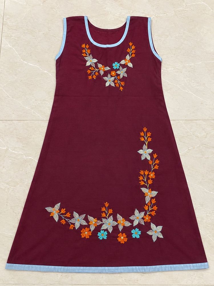 Embroidered Sleeveless Kurta