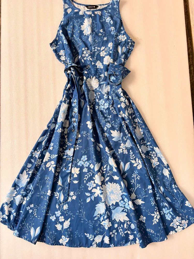 Blue Floral Sleeveless Midi Dress