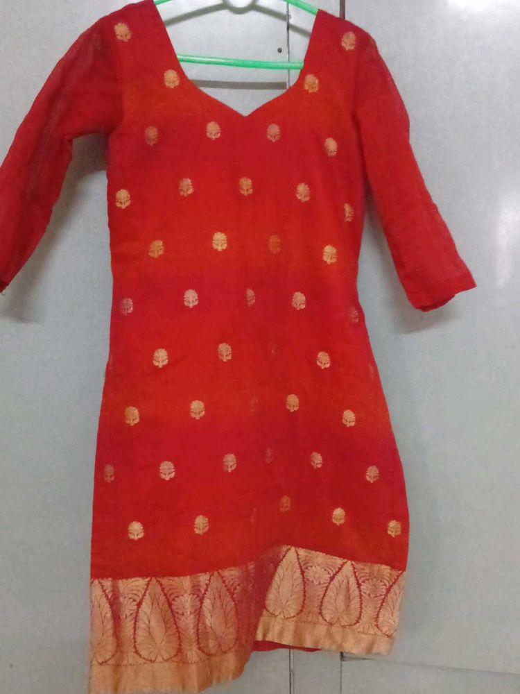 Vibrant Red Kurta with Golden Motifs