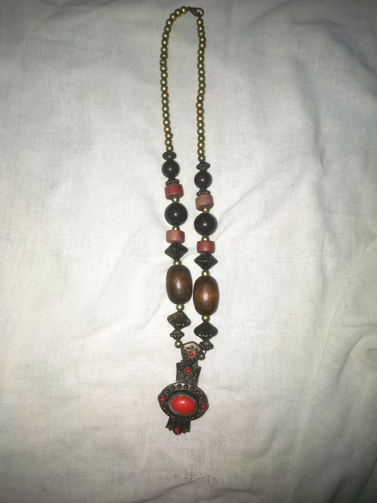 Stylish Neck Piece, Boho Look, New Condition