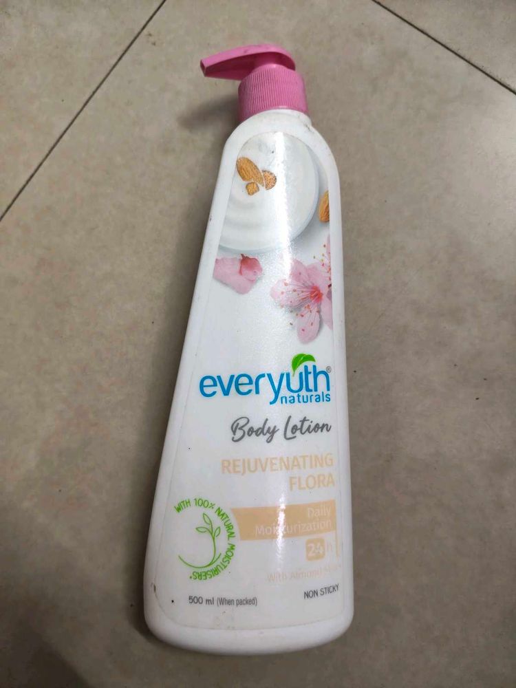 Everyuth Naturals Body Lotion