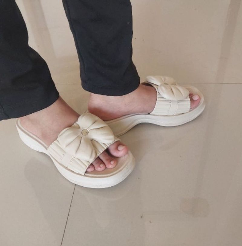 Cute Bow Slides