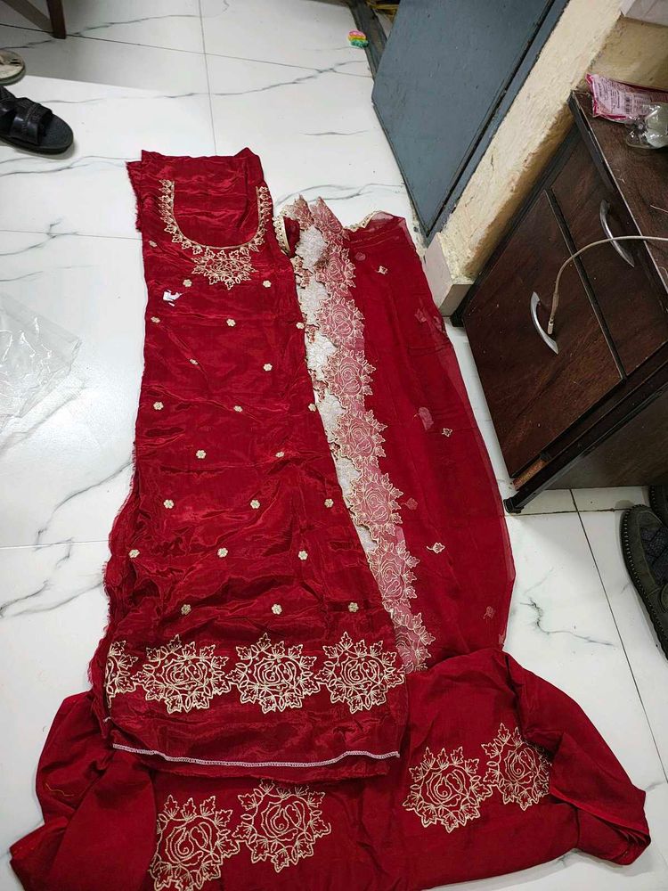 Elegant Red Embroidered Kurta Set
